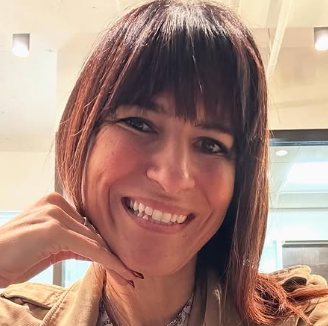 I’ve wasted so much money on creams and treatments that never delivered. After just a few days with SootheSilk, I actually saw a difference - my skin feels firmer and looks smoother. It’s now part of my daily routine, so worth it.